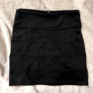 (S) black mini skirt